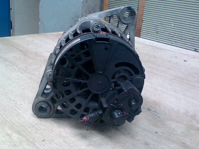ALFA ROMEO 147 00.10-04.10 Generátor, dízel bontott alkatrész