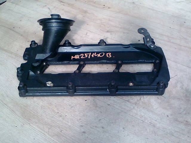 AUDI A8 2003.01.01-2010.02.28 Szelepfedél bontott alkatrész