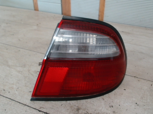Jobb külső hátsó lámpa