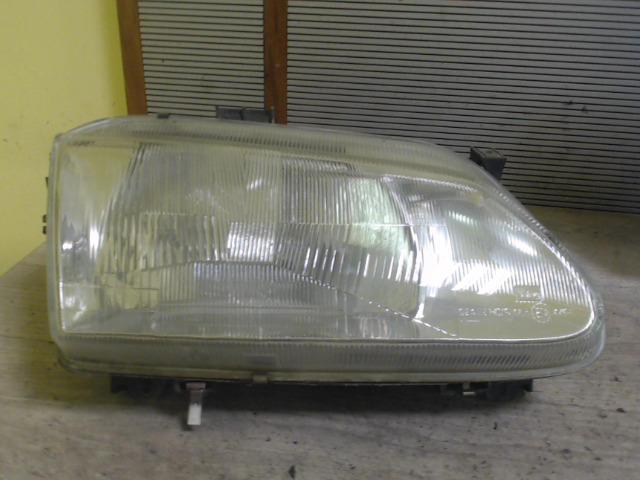 RENAULT MEGANE SCENIC 97-99 Jobb első fényszóró bontott alkatrész