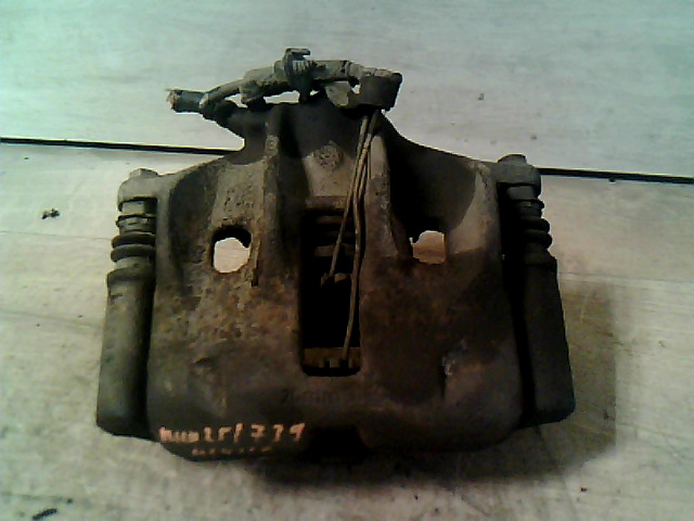 Jobb első féknyereg munkahengerrel