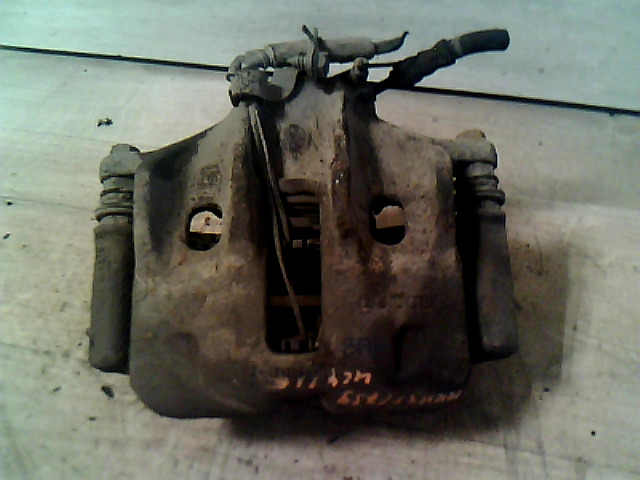 Bal első féknyereg munkahengerrel