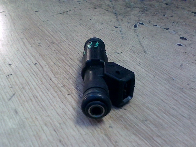 FORD MONDEO 96-00 Injektor befecskendező hengerenkénti bontott alkatrész