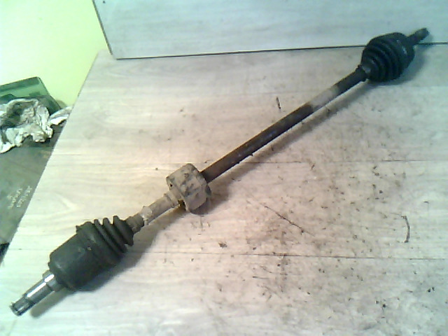 Jobb első féltengely