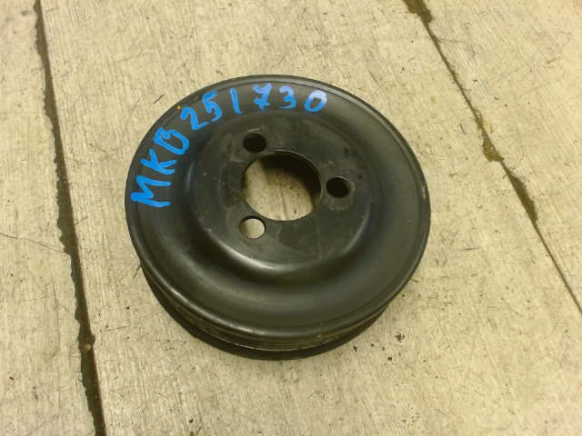 VW POLO IV. 99-02 Szervószivattyú szíjtárcsa bontott alkatrész