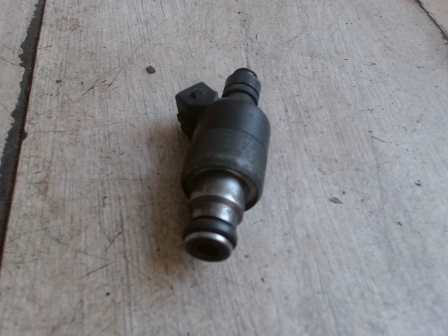OPEL ASTRA F 94-02 Injektor befecskendező hengerenkénti bontott alkatrész