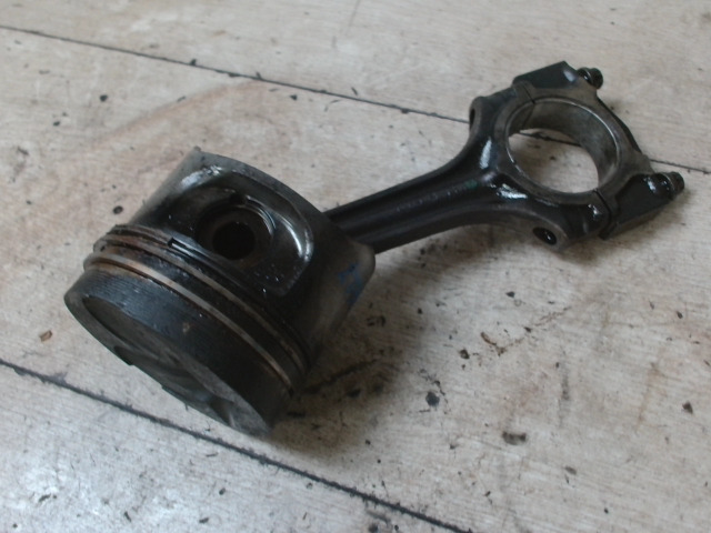 Dugattyú és hajtókar