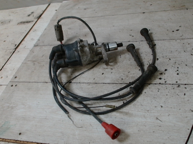 Gyújtáselosztó és gyertyakábelek