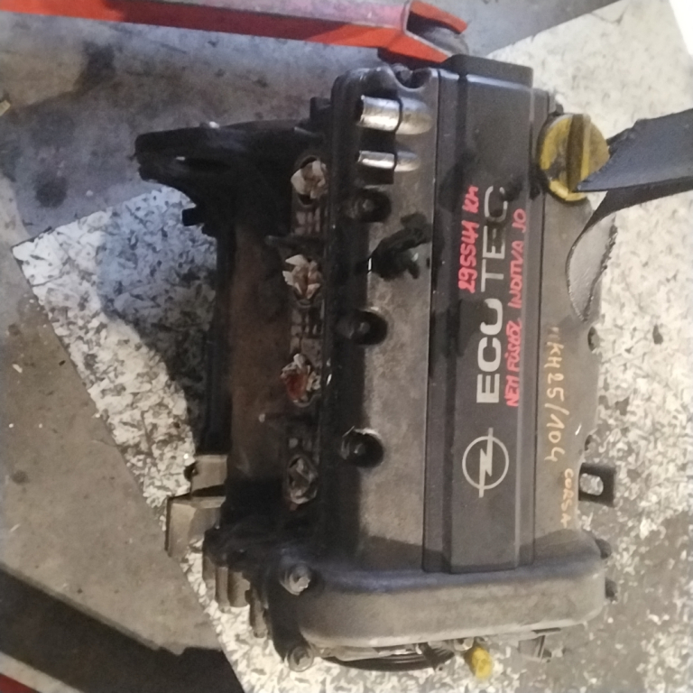 OPEL CORSA B 93-00 Motor. benzin fűzött blokk hengerfejjel bontott alkatrész