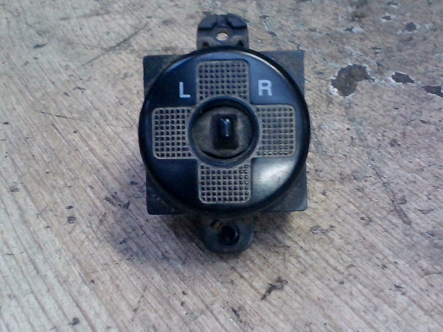 KIA RIO 2000.04-2005.06 Elektromos tükör állító kapcsoló bontott alkatrész
