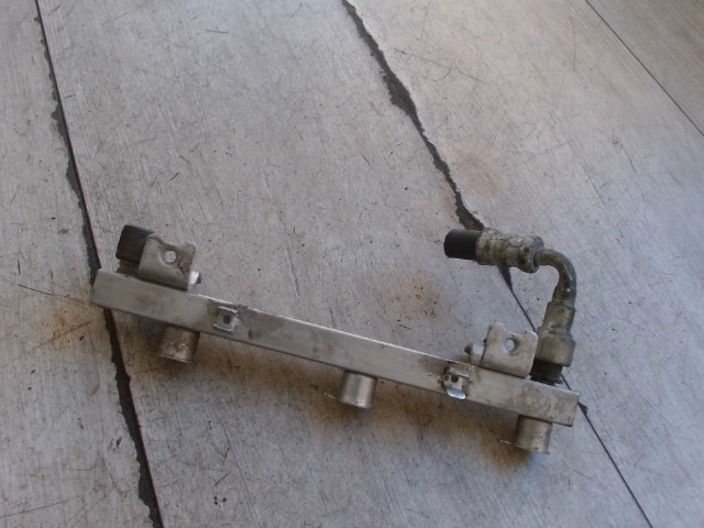 OPEL CORSA C 00-06 Injektor befecskendező híd  bontott alkatrész