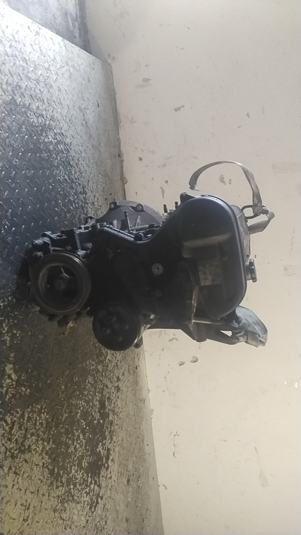 FORD FOCUS 98-04 Motor. benzin fűzött blokk hengerfejjel bontott alkatrész