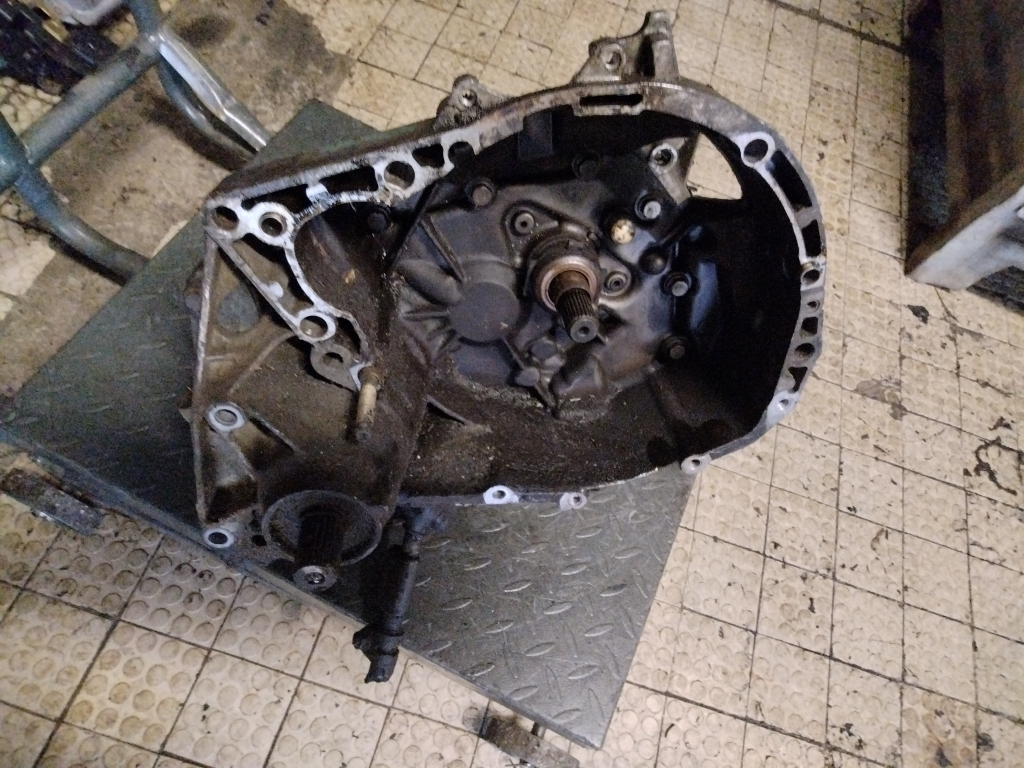 RENAULT LAGUNA 98- Sebességváltó. benzines manuális bontott alkatrész