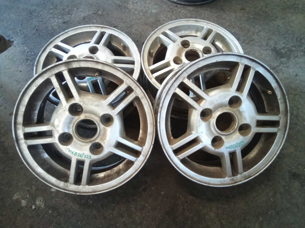 SUZUKI SWIFT 96-05 Alufelni garnitúra bontott alkatrész