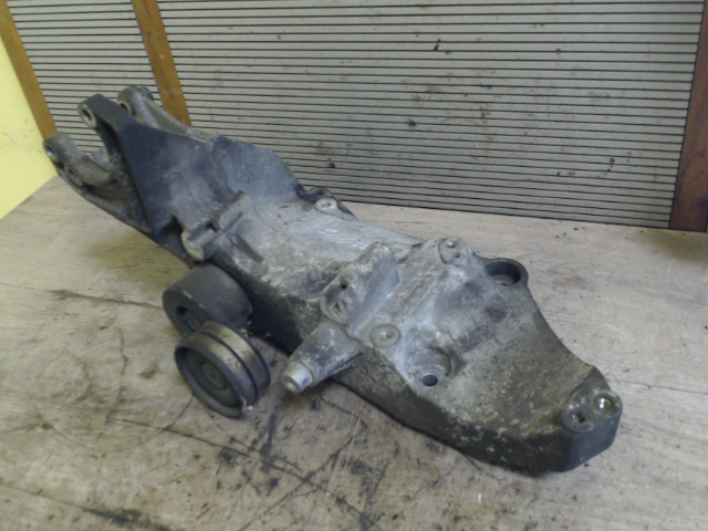 RENAULT LAGUNA 00-05 Generátor tartó bak bontott alkatrész