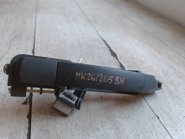 Bal hátsó külső kilincs