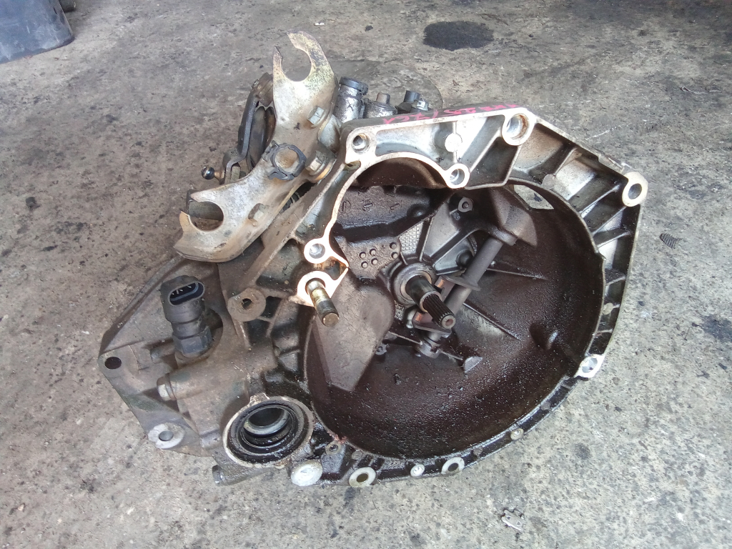 FIAT PUNTO II. Sebességváltó. benzines manuális bontott alkatrész