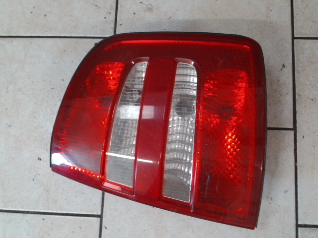 SKODA FABIA 99-07 Jobb hátsó lámpa bontott alkatrész