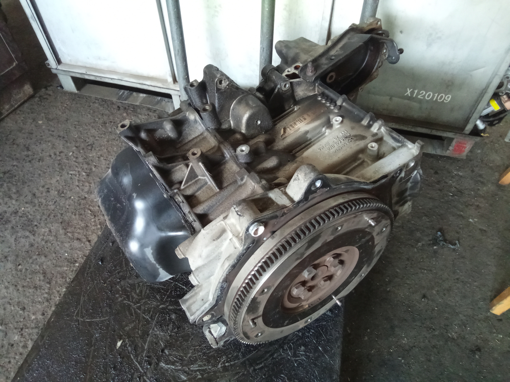 SKODA FABIA 99-07 Motor. benzin fűzött blokk hengerfej nélkül bontott alkatrész