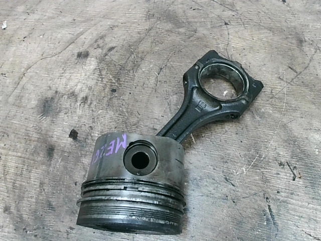 OPEL ASTRA F 94-02 Dugattyú és hajtókar bontott alkatrész