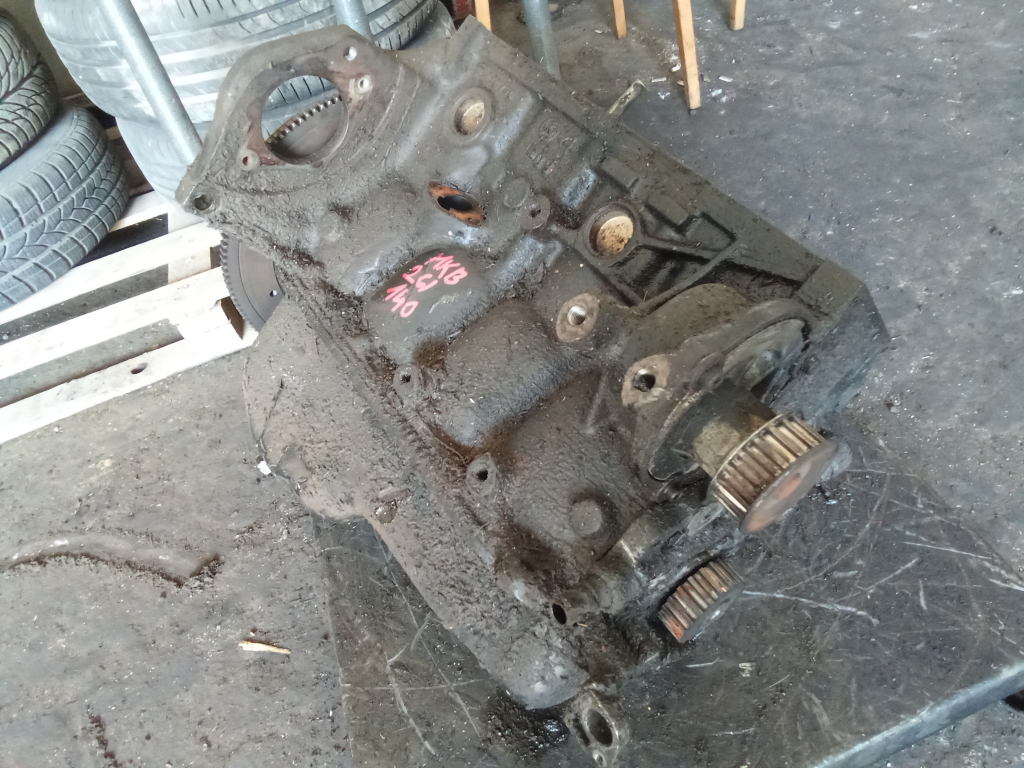 OPEL ASTRA F 91-94 Motor. benzin fűzött blokk hengerfej nélkül bontott alkatrész