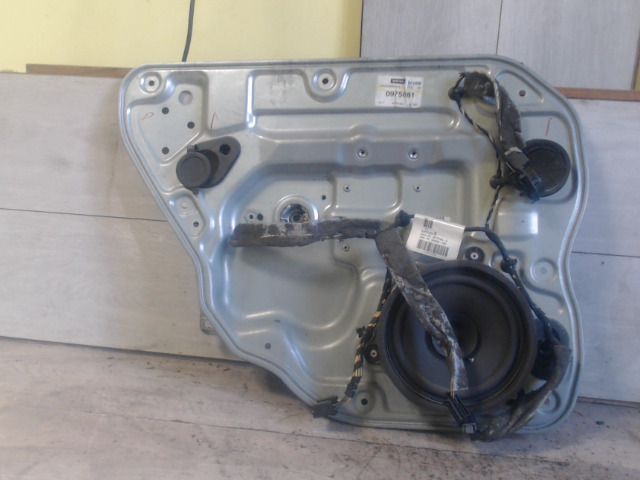 VOLVO V50 2004.04.01-2007.12.31 Bal hátsó ablakemelő szerkezet elektromos bontott alkatrész