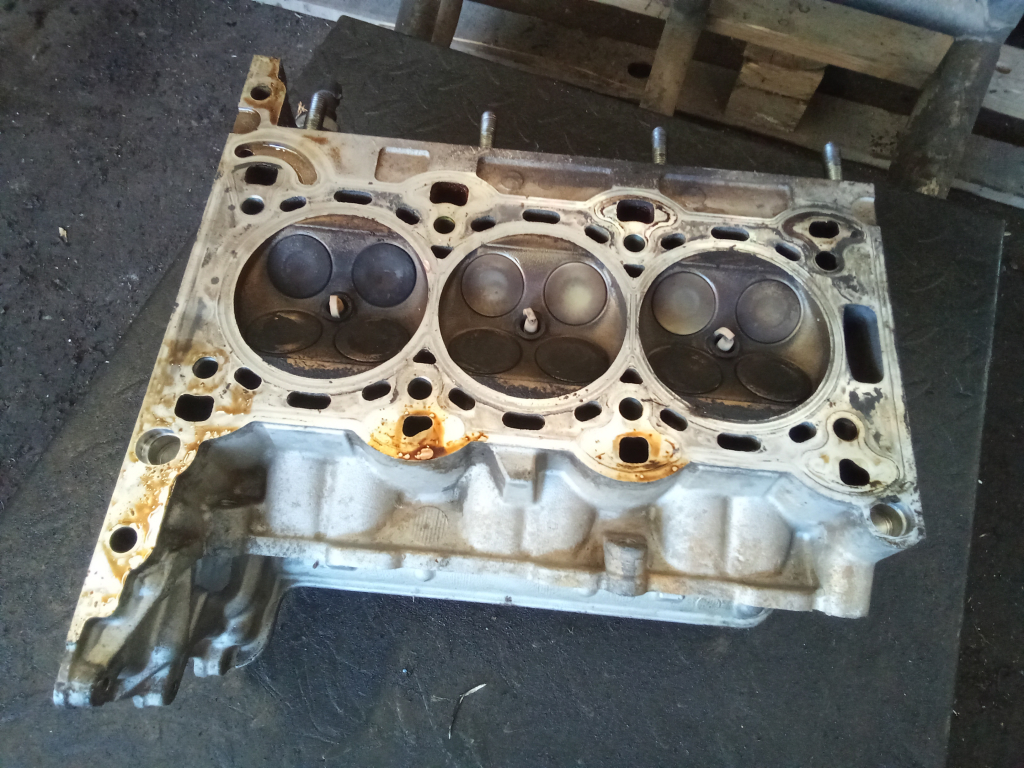 OPEL CORSA C 00-06 Hengerfej. benzines bontott alkatrész