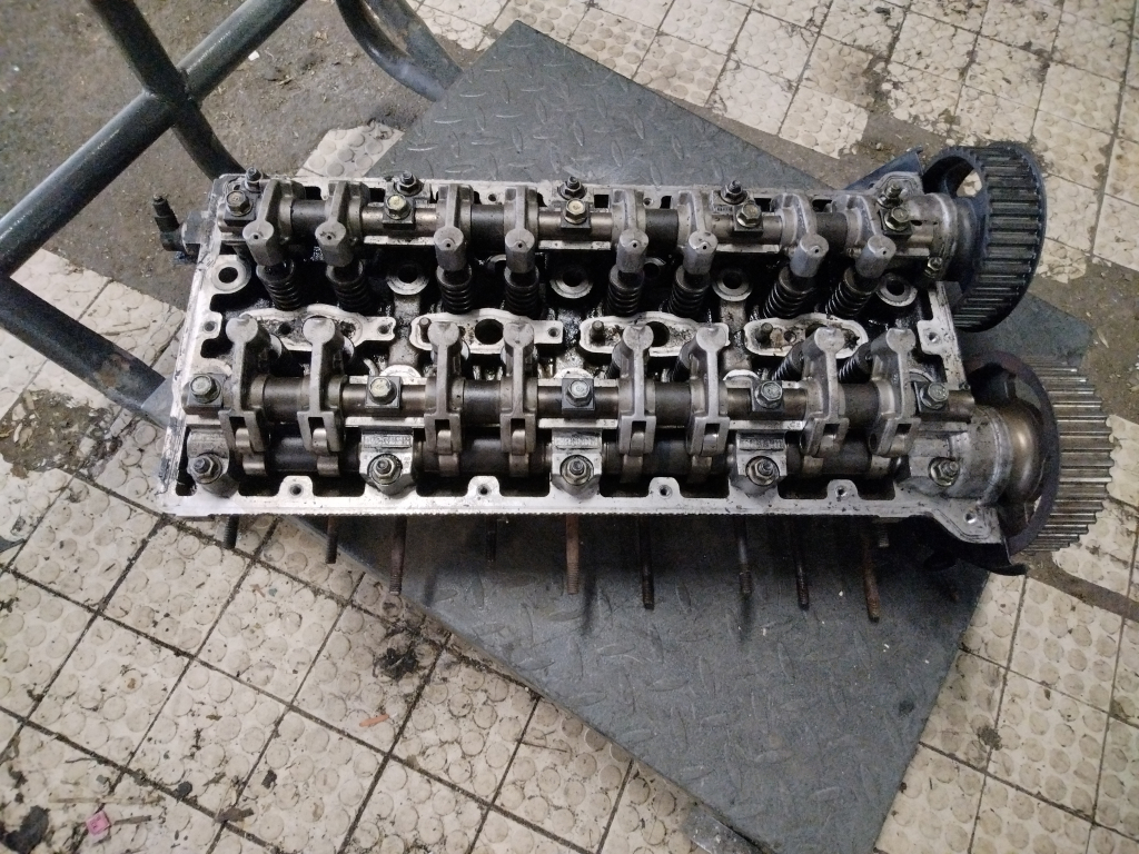 HYUNDAI Terracan 2001-2005 Hengerfej, diesel bontott alkatrész
