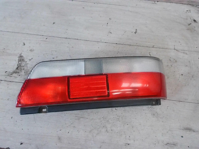 SUZUKI SWIFT 96-05 Bal hátsó lámpa bontott alkatrész