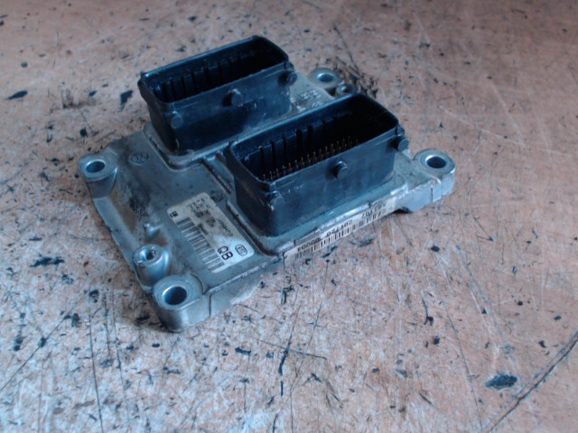 OPEL CORSA C 00-06 Motorvezérlő egység ecu pcm modul bontott alkatrész