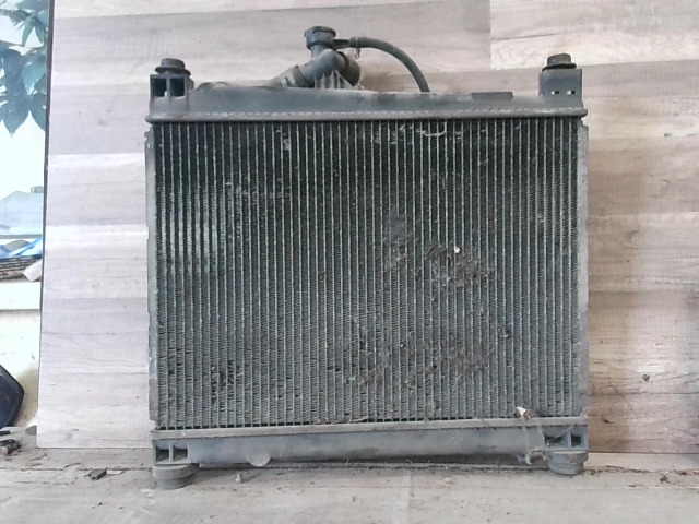 TOYOTA YARIS 99.04-05.09 Vízhűtő. radiátor bontott alkatrész