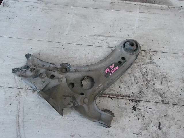 RENAULT LAGUNA 00-05 Jobb első alsó lengőkar bontott alkatrész