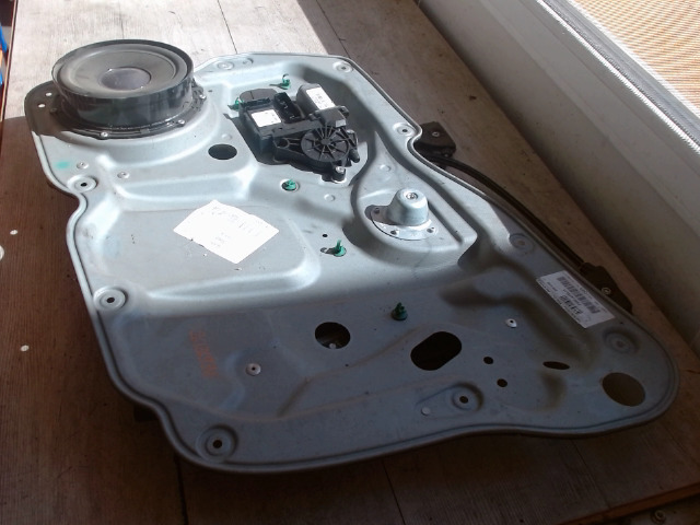 VW Touran 2003.04.01-2006.11.30 Jobb első ablakemelő szerkezet elektromos bontott alkatrész