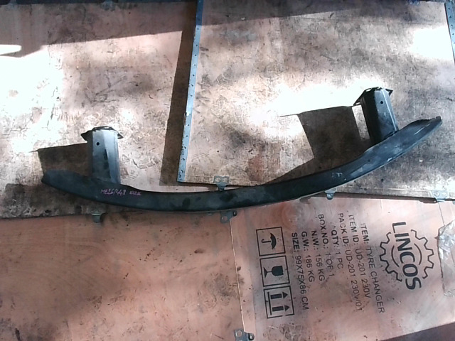 VW PASSAT 00.11-05.02 B5.5 Első lökhárító merevítő  bontott alkatrész