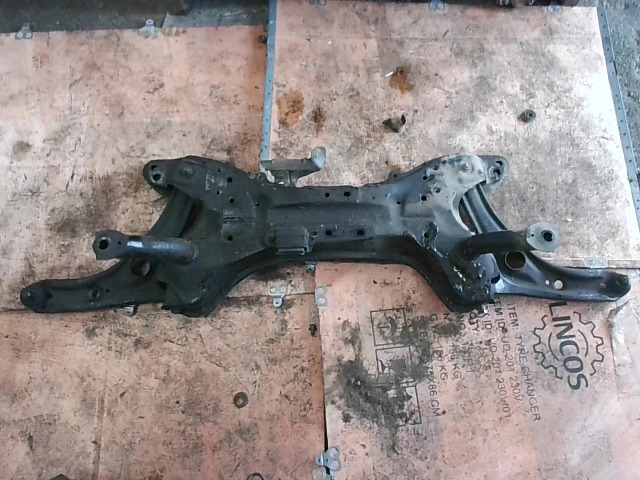 TOYOTA YARIS 99.04-05.09 Első bölcső futóműtartó segédkeret bontott alkatrész