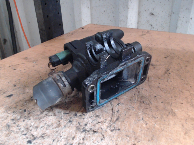 PEUGEOT 206 Termosztátház bontott alkatrész