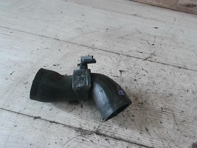 FORD Fiesta 2008.10 - 2013.01 Intercooler cső bontott alkatrész