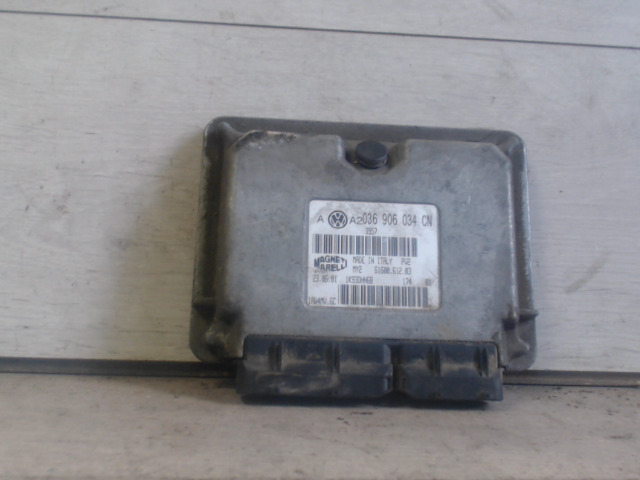 VW BORA Motorvezérlő egység ecu pcm modul bontott alkatrész