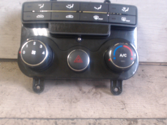 HYUNDAI I30 (FD) 2007.03-2012.02.28 Fűtés vezérlő panel bontott alkatrész