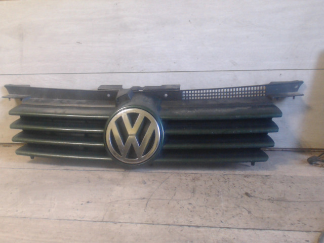 VW BORA Hűtőrács díszrács bontott alkatrész