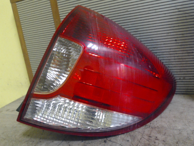 KIA RIO 2000.04-2005.06 Jobb hátsó lámpa bontott alkatrész